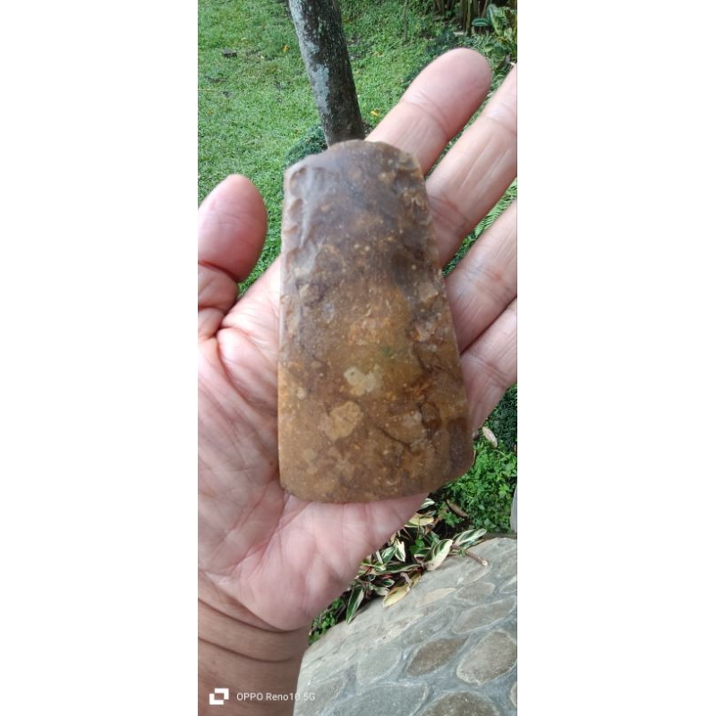 kapak batu kuno ukuran besar