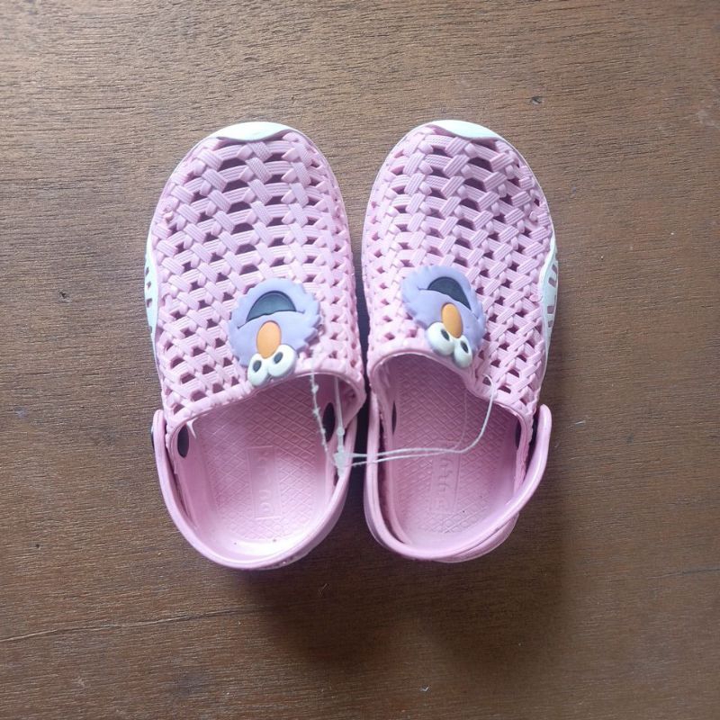 Preloved Sepatu / Sandal Baim Karet Bayi Pink