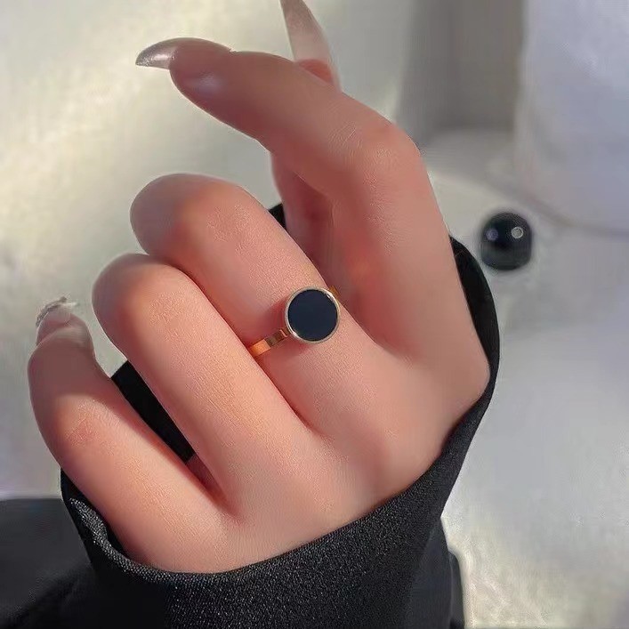 Cincin Wanita Titanium / Aksesoris Titanium Model Bulat Hitam