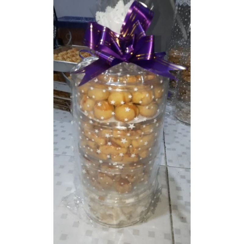 

Paketan kue lebaran Premium isi 4 Termurah, Enak , dan Packaging Gemoy , masing2 toples 350gram