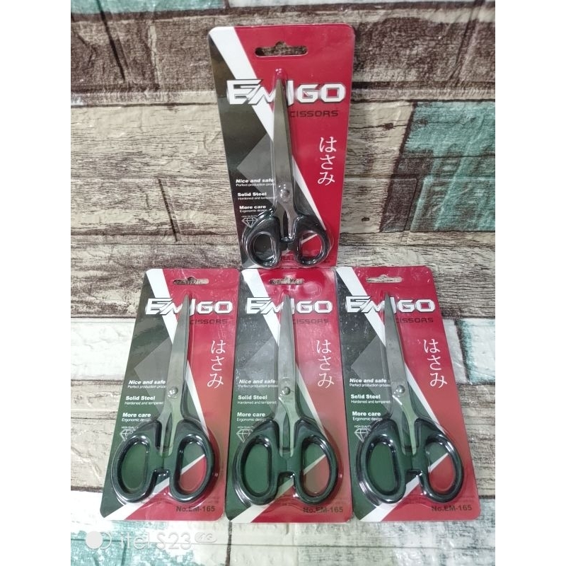 

Gunting Emigo Stainless Ukuran (SEDANG) 165 INCHI PER 1 PCS