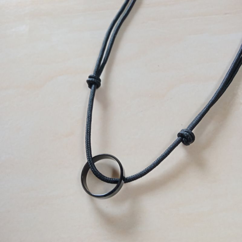 Kalung Tali Hitam Polos Liontin Taring Gading - Kalung Pria
