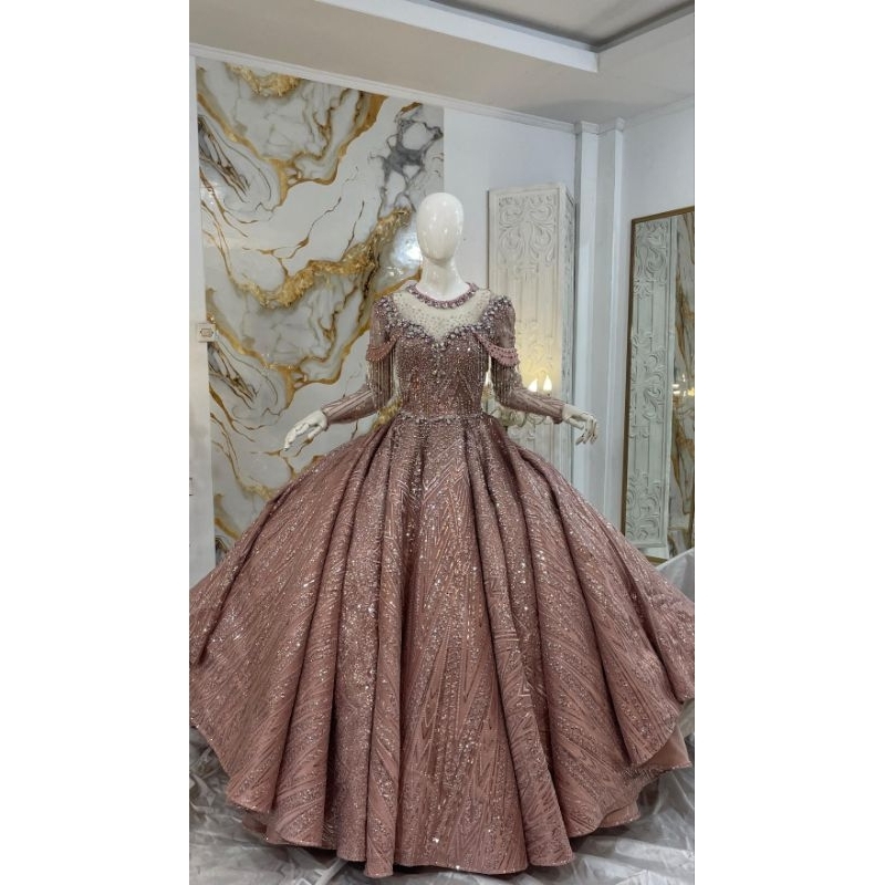 gaun pengantin rose gold mewah