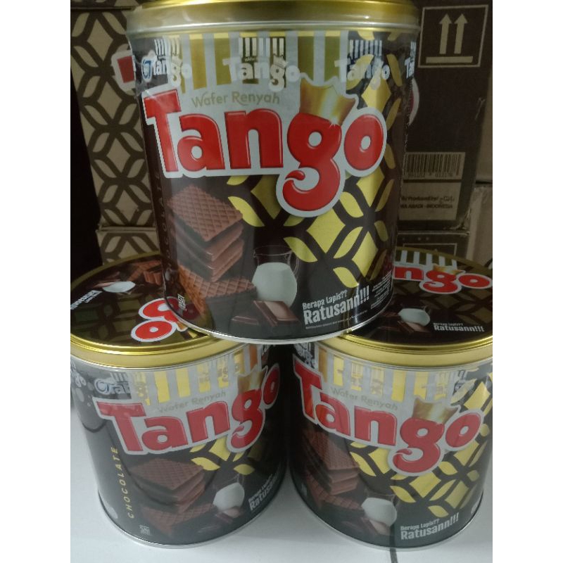 

TANGO Wafer coklat kaleng 1 Dus isi 6