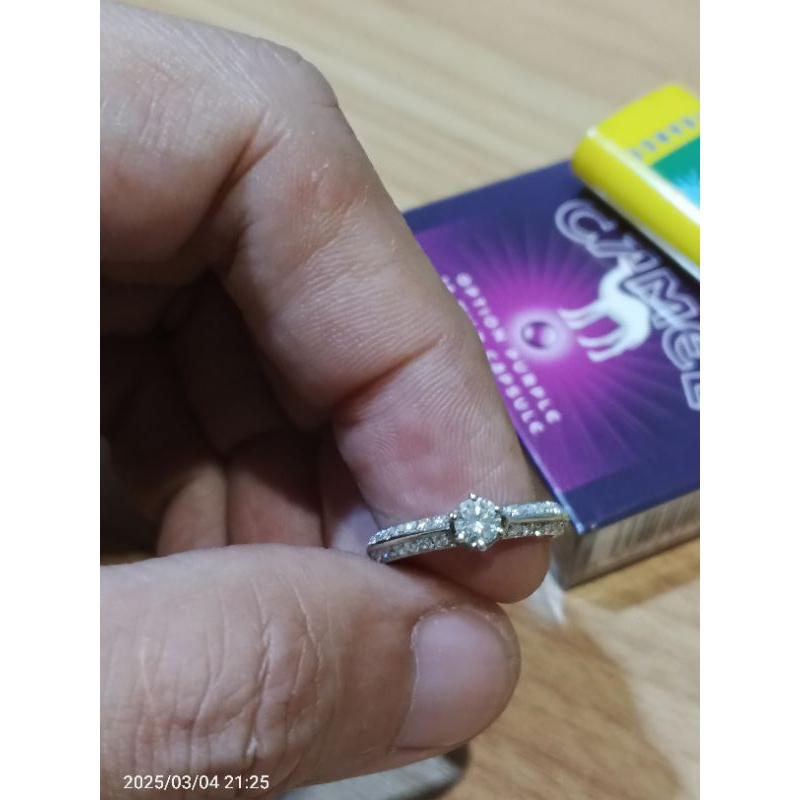 Cincin Emas Berlian Eropa model Solitaire