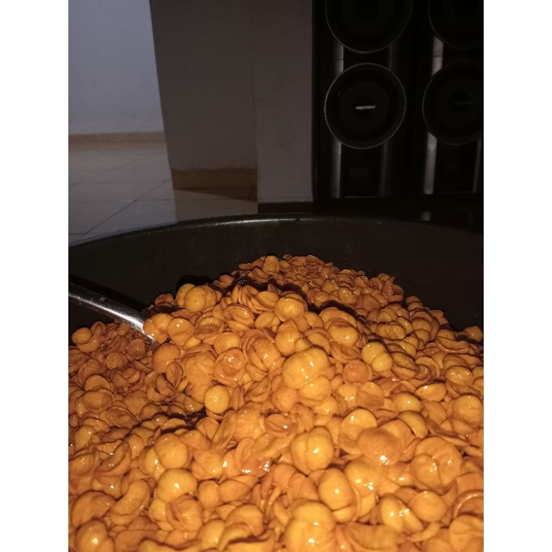 

Krupuk Mangkuk Bantet original pedas well 1 kg