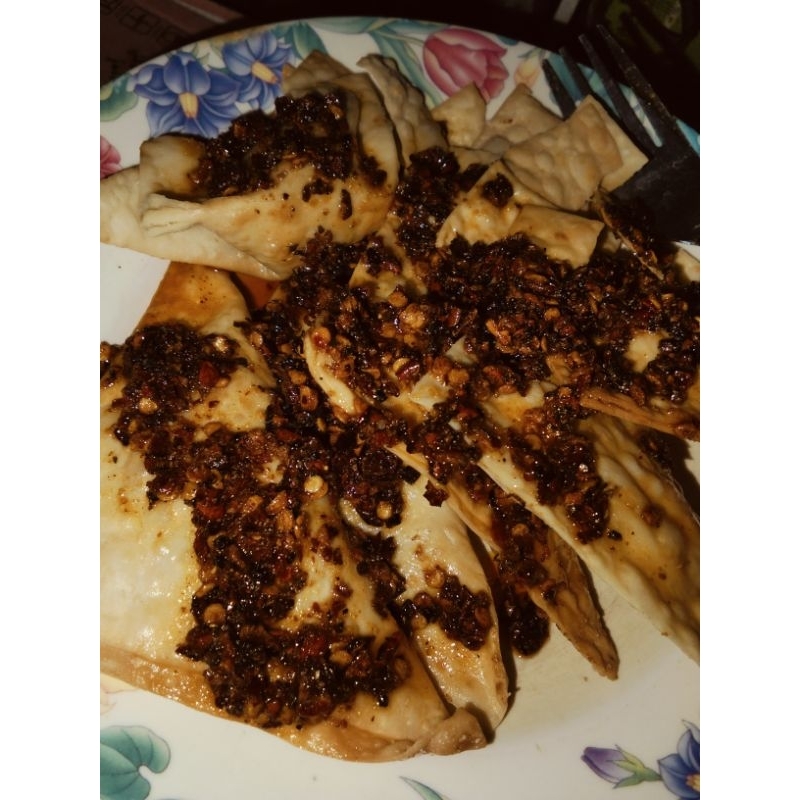 

WONTON CHILLI OIL AYAM MOZARELLA BAKSO PEDAS