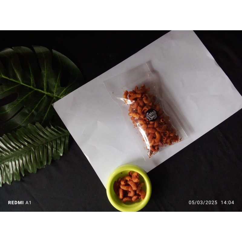 

Makaroni rempah pedas Daun jeruk