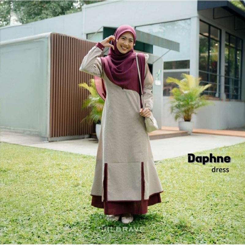 DAPHNE DRESS JILBRAVE | Gamis Syari Aksen Lengan Slit dan Layer depan Cute