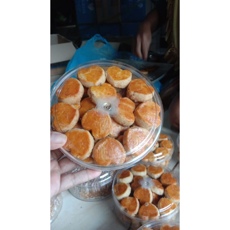 

Kue kacang premium