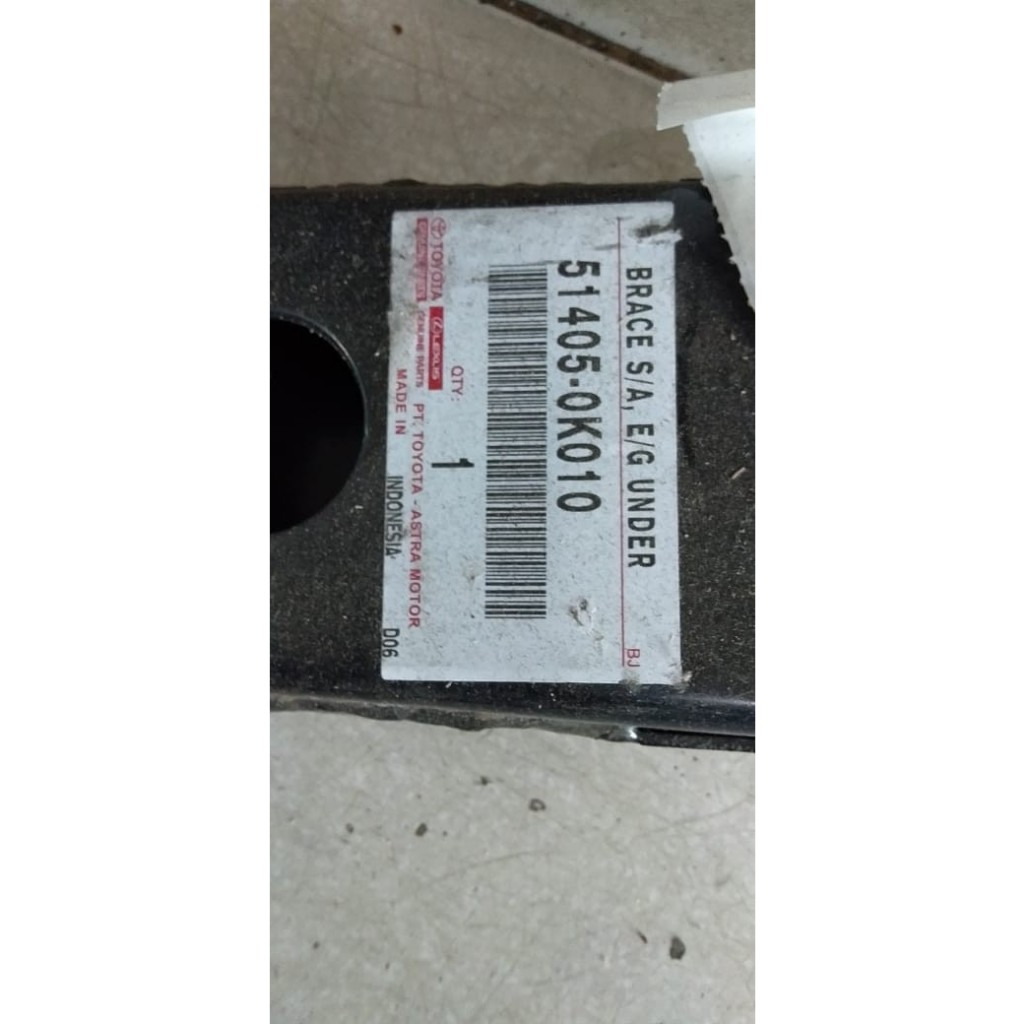 Brace Under Engine Hilux  Innova