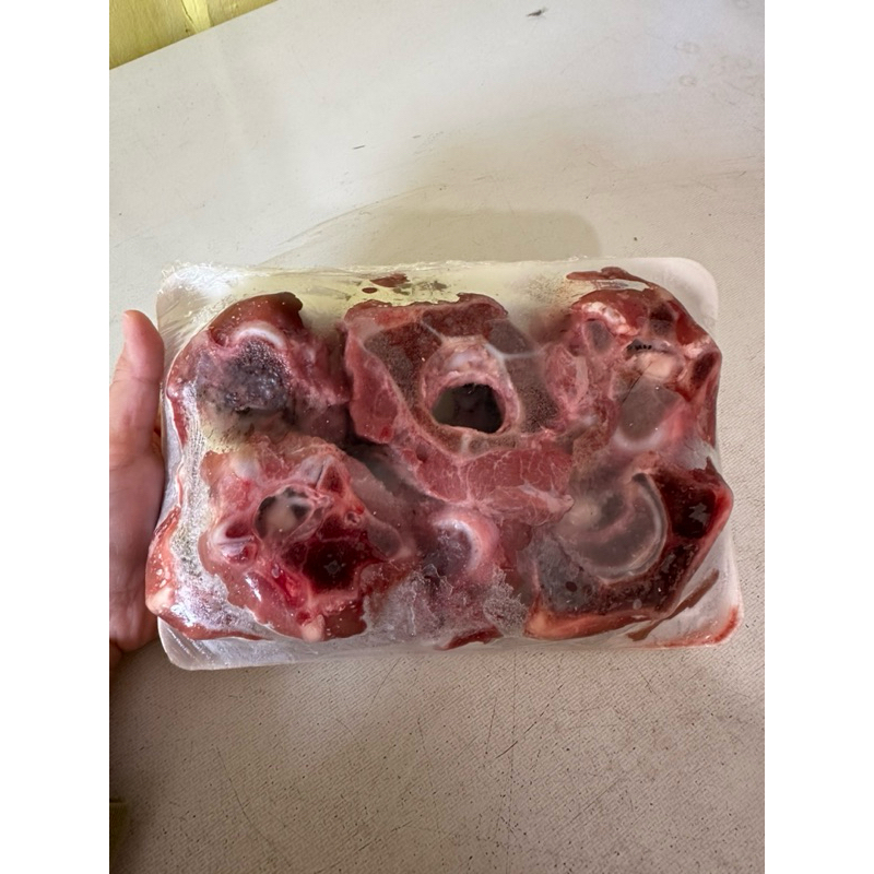 

buntut sapi fresh mantapp 1kg