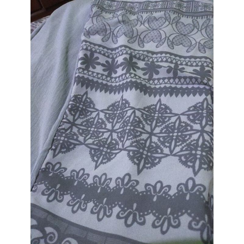 Gamis Jubah Pakai Muslimah modern terkini terbaru abu abu silver viral elegan murah berkualitas Prom