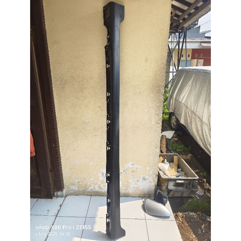 Side Skirt BodyKit Samping Innova 2004 - 2015 Asli Original