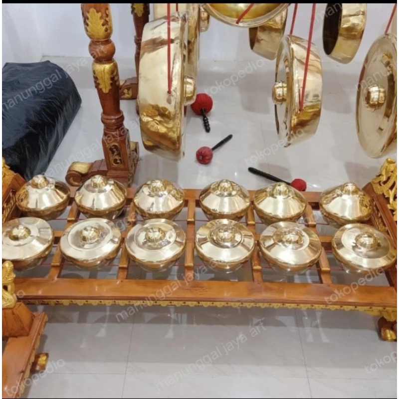 BONANG PENERUS SLENDRO GAMELAN KUNINGAN (BPSLK)