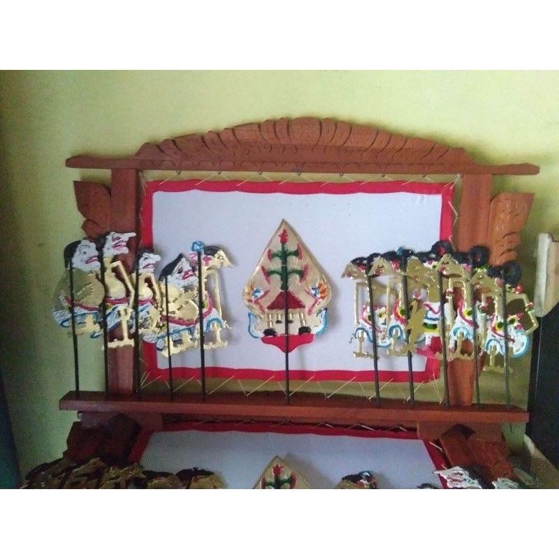miniatur wayang kulit mini pagelaran isi tokoh pandawa gunungan punokawan putren