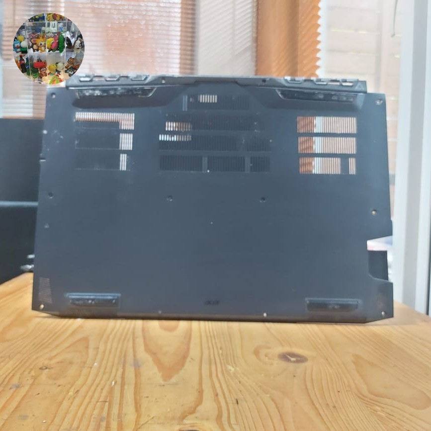 Casing Bawah Laptop Acer Predator Triton 900 PT917-71 Bottom Base Acer Predator TRITON Black 17.3 In