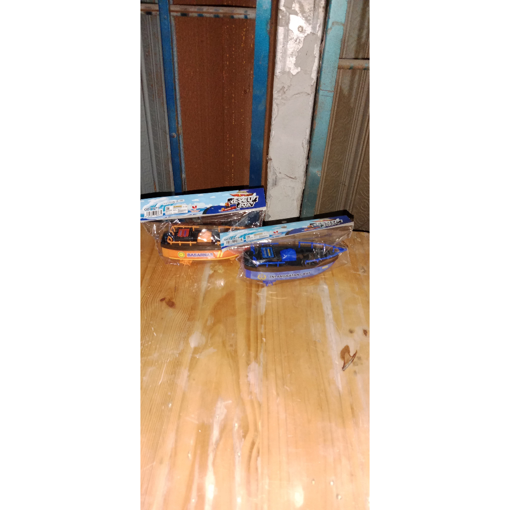 MAINAN ANAK ANAK - SPEED BOAT MAINAN