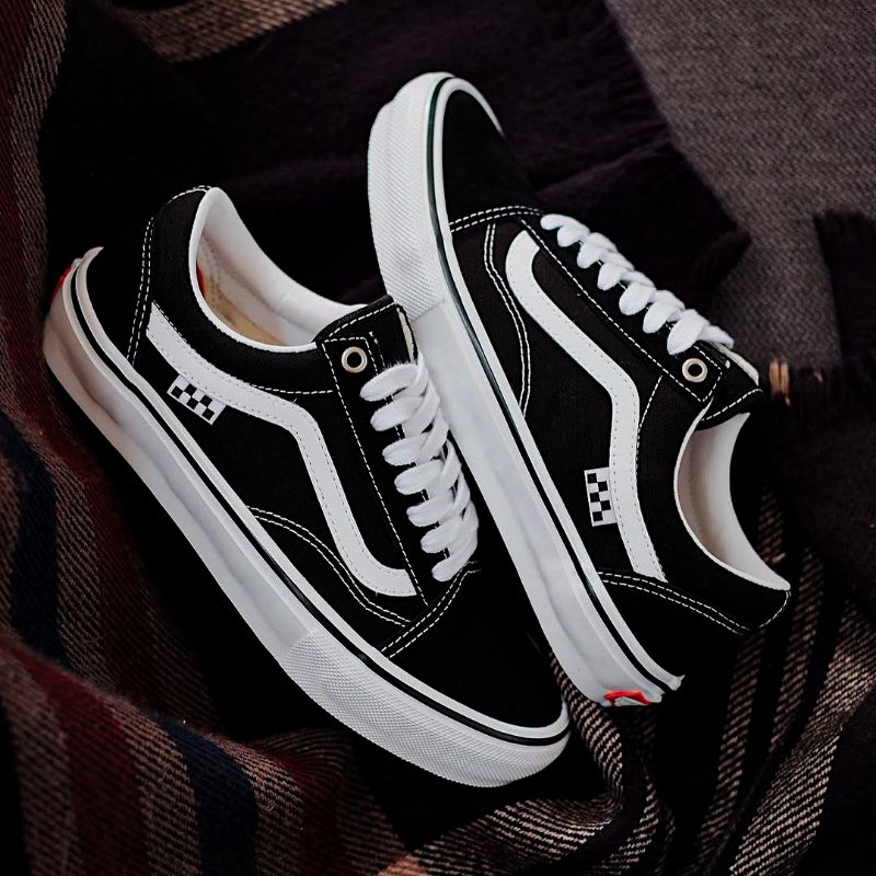 OLD SKOOL SKATE BLACK WHITE