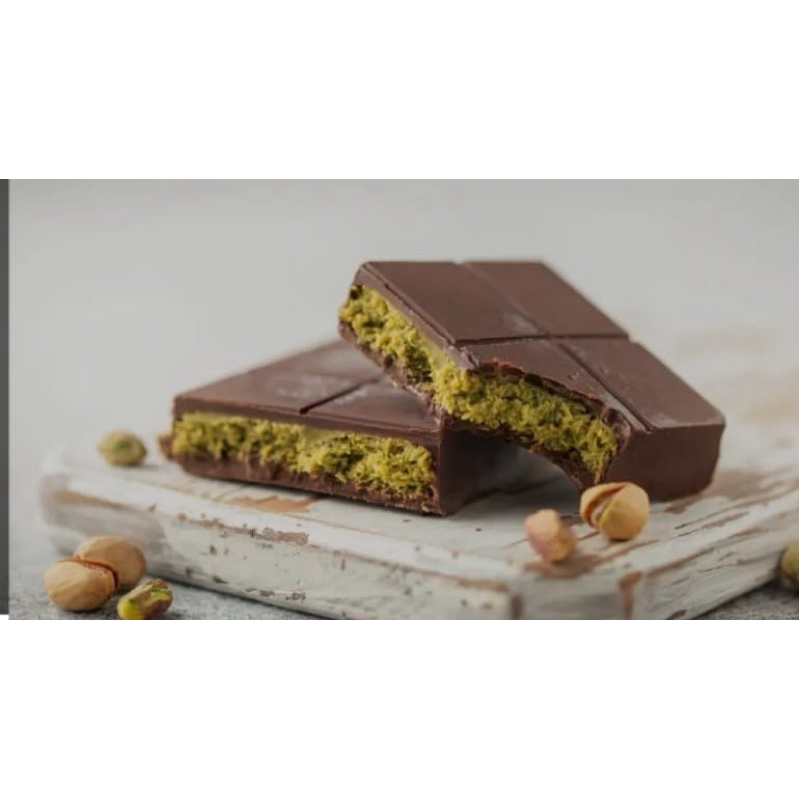

chocolate pistachio with kunafa
