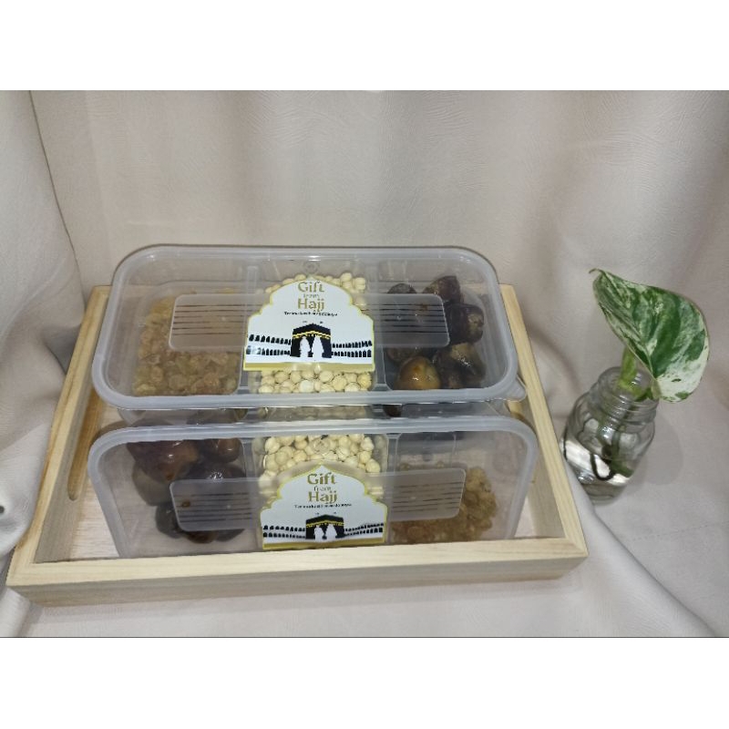 

Paket Oleh-oleh Haji Kepada Terkasih