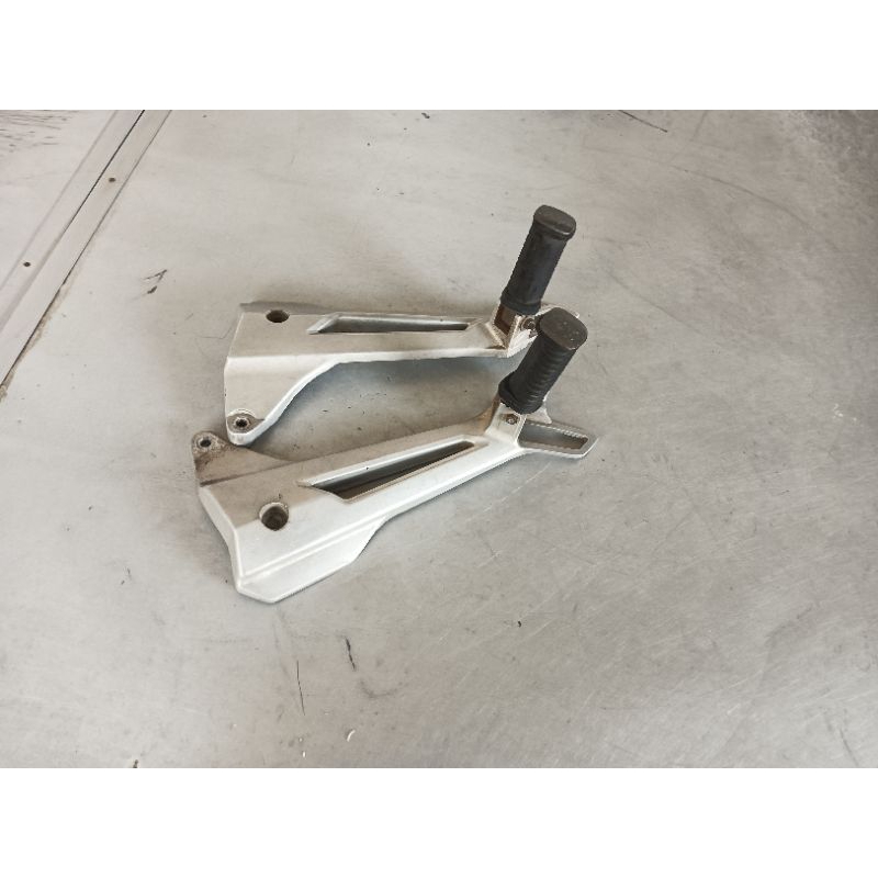 Footstep postep belakang Honda Kirana Original Copotan Sepasang