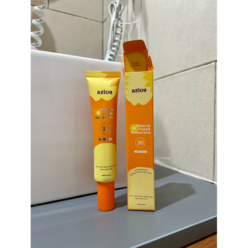 PRELOVED MINERAL TINTED SUNSCREEN AZLOE TUTUP JINGGA