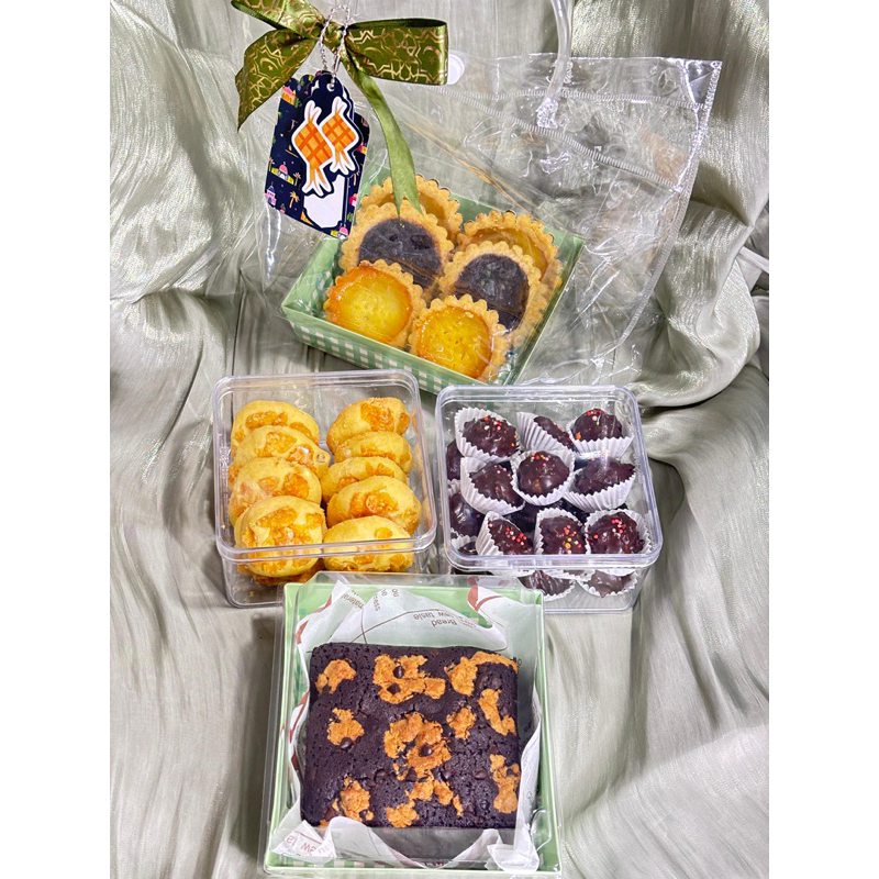 

Hampers Aisha & Khair