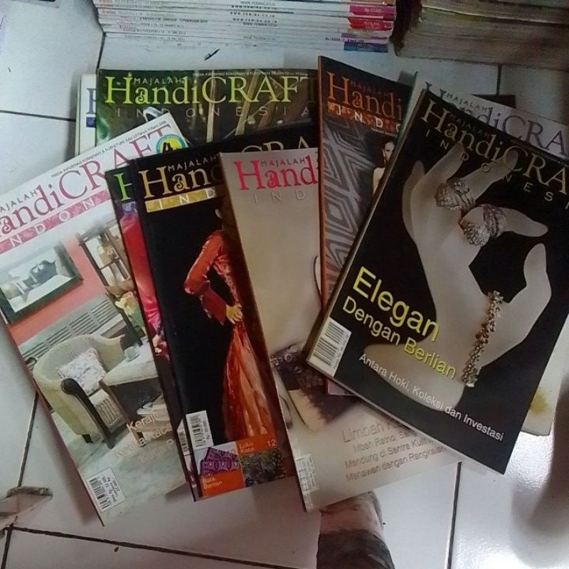 buku majalah kerajinan dan furniture handi craft Indonesia bekas original