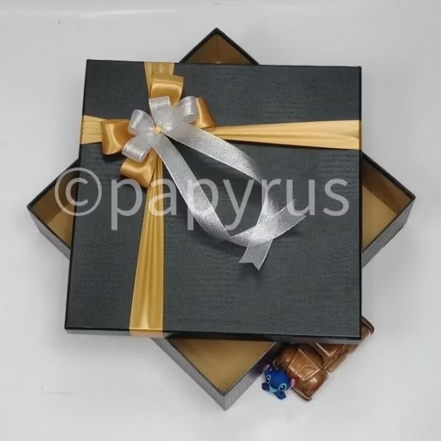

PAPYRUS 35x35 Tinggi 15cm Kotak Kado Gift Box Hadiah V1