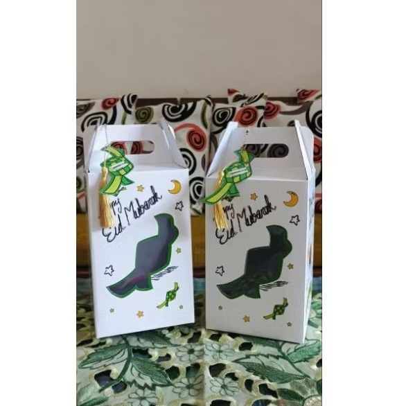 

Box hampers jinjing MAKFI bisa diisi 4 toples cookies Free Kartu Ucapan