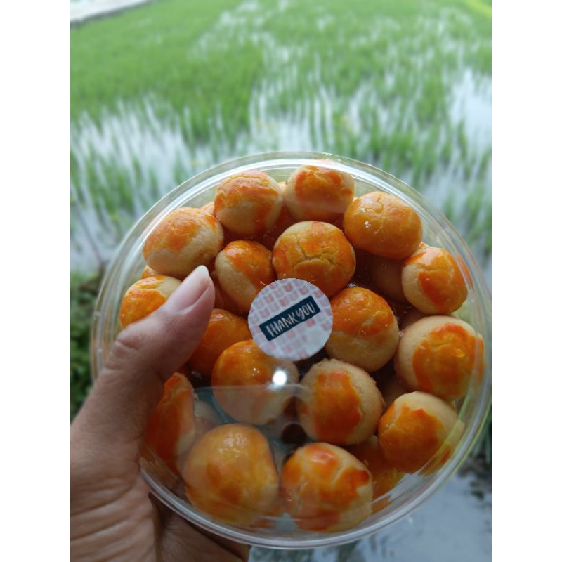 

KUE NASTAR