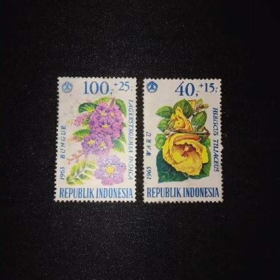 

2Pcs Perangko Hari Sosial Indonesia Seri Bunga Tahun 1965