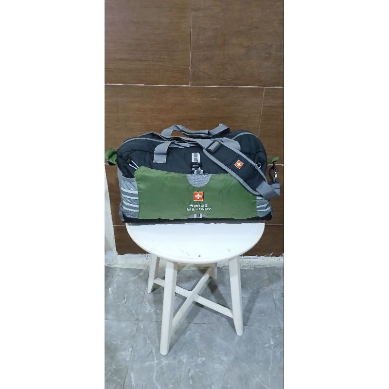 Duffel bag second. duffel bag bekas. duffel bag preloved. Tas gym bekas. tas gym second. tas gym pre