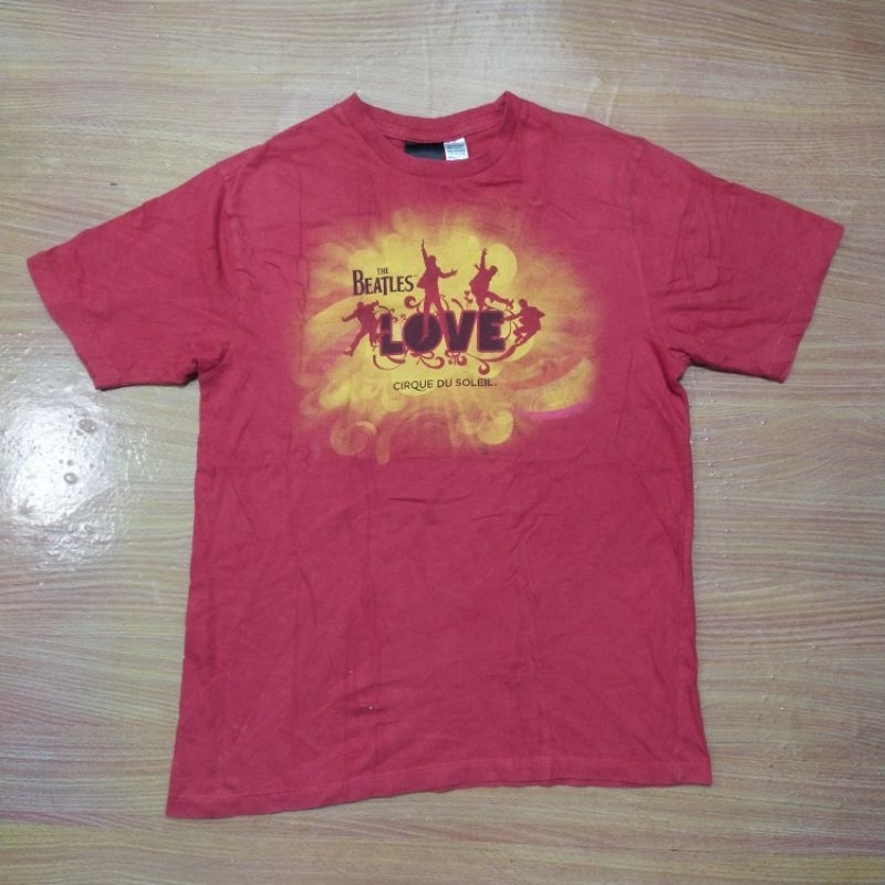Kaos the Beatles LOVE cirque du Soleil merah ,bekas second branded preloved original