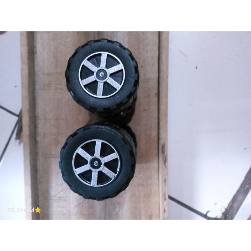 roda mainan truk plastik 02