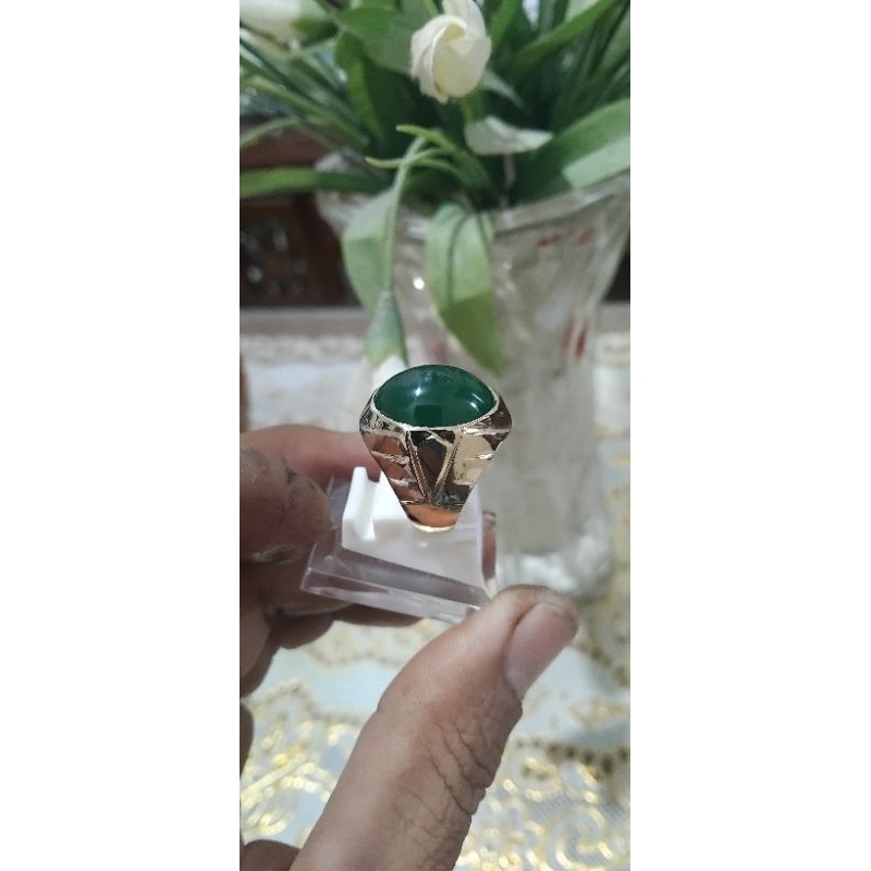 Cincin batu bacin bahan uang koin