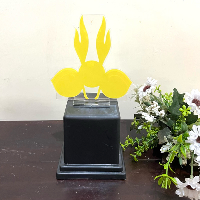 Piala Pramuka Akrilik Custom Piala Tunas Kelapa Pramuka