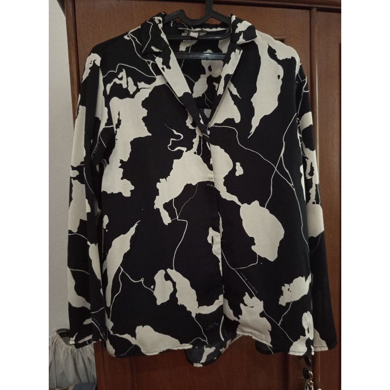 Woman Blouse, Kemeja Atasan Wanita, Lengan Panjang, H&M, ORI, Pre-loved, kondisi masih bagus, terawa