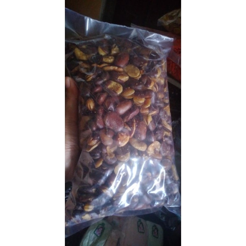 

kacang koro kulit/jajan lebaran/jajanan jember