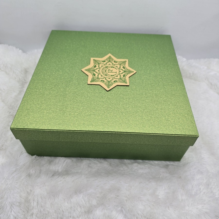 

paket 4pc box standar 30x30x8cm - LUAR KOTA / kotak kue hantaran idul fitri / lebaran