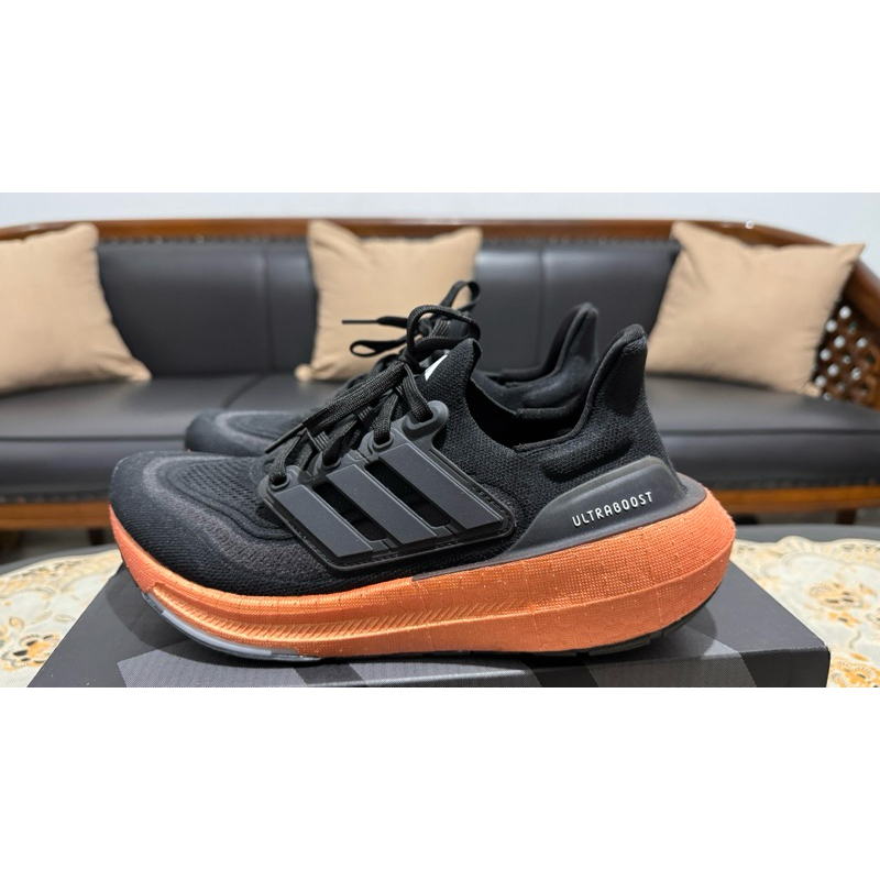 Adidas Ultra Boost Light Size 38 2/3