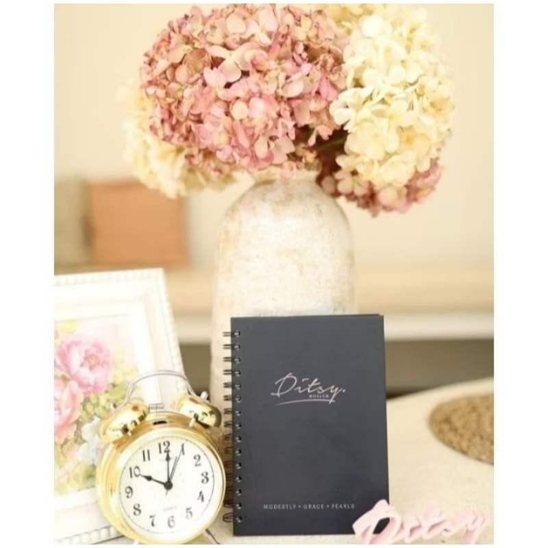 

DITSY BOX FREE GIFT DITSY‼️ Ditsy Notebook Black