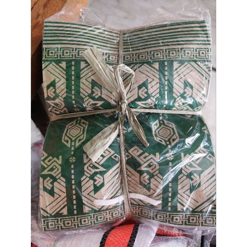 

tas kertas paperbag motif ukuran 20*25*10 satu pack isi 12pcs