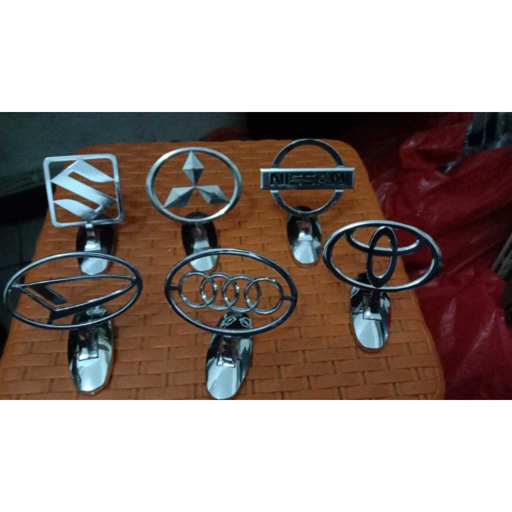 Emblem Kap Logo Berdiri Mobil Universal