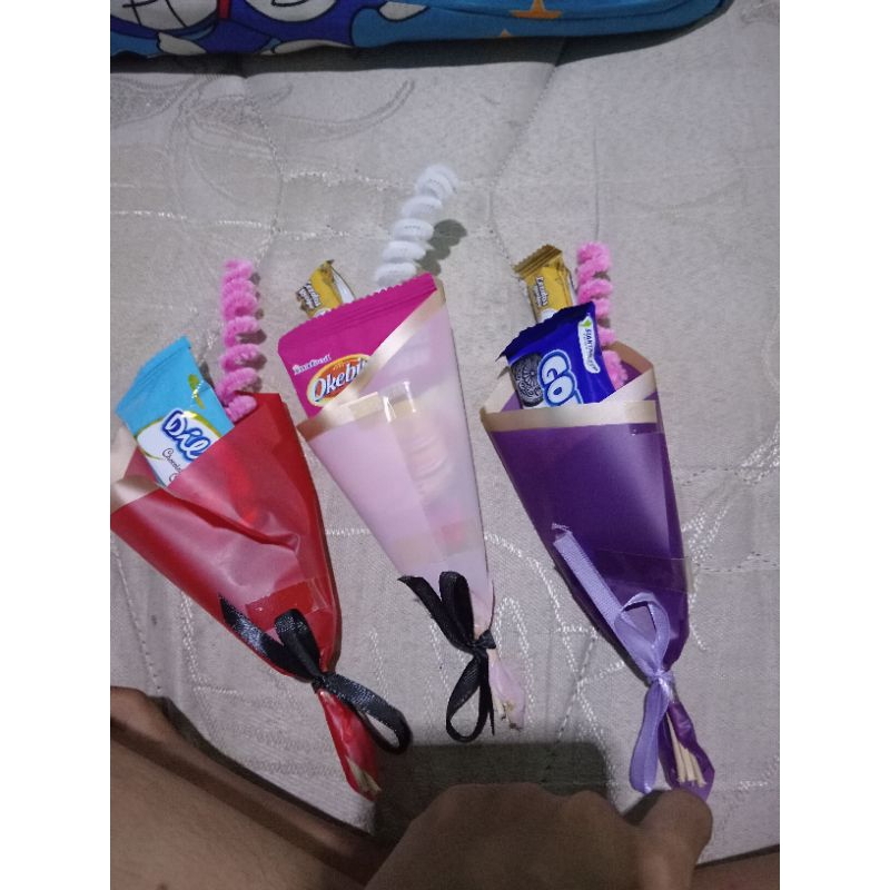 Buket kecil kawat bulu / buket kecil Snack