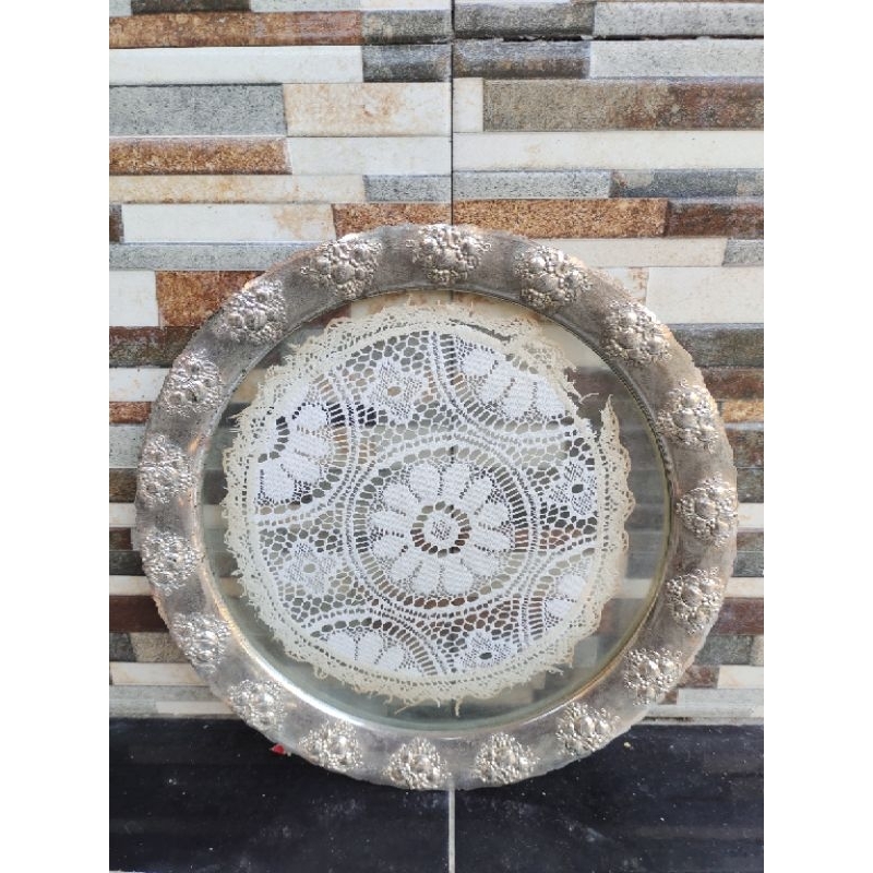 Nampan antik eropa original Made in Germany kaca dibingkai perak motif floral.