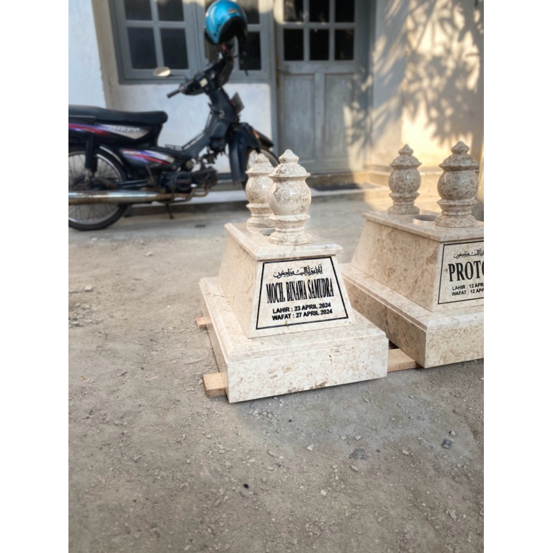 Kijing Makam Bayi Batu Marmer