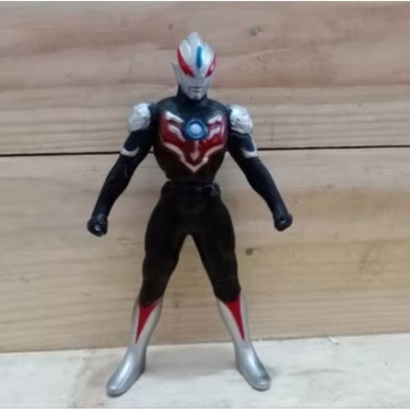 figure ultraman orb thunder breaster