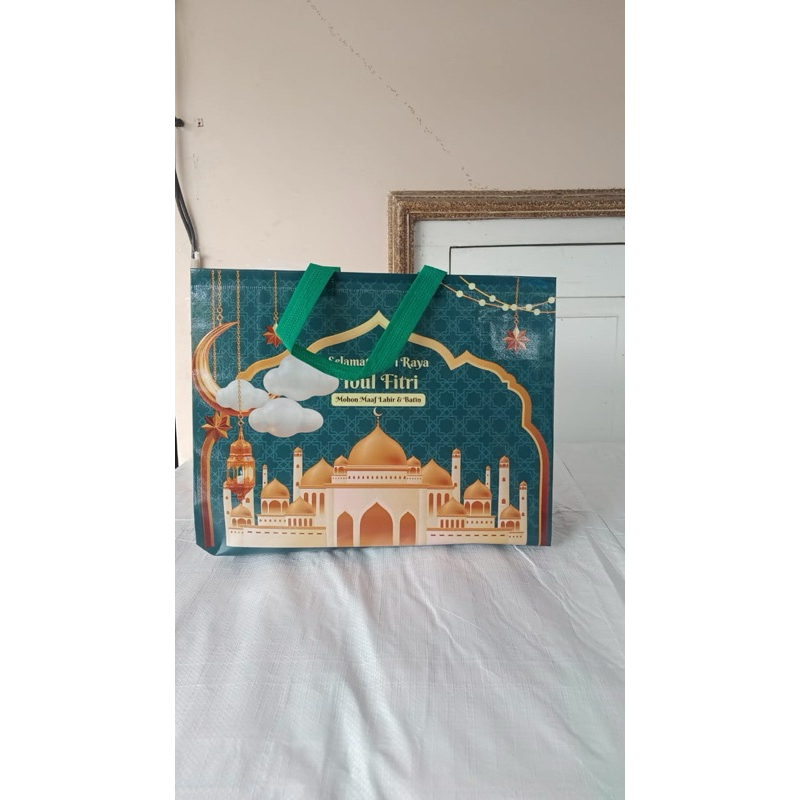 

(1 LUSIN = 12 PCS) TAS IDUL FITRI LAMINASI PREMIUM / GOODIE BAG LAMINASI LEBARAN / TAS LEBARAN / TAS HAMPERS IDUL FITRI / TAS BELANJA
